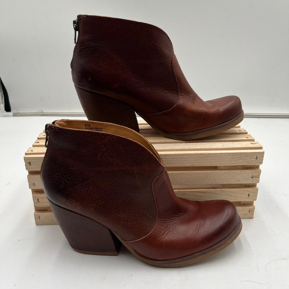 Korks Gemini V Booties 6.5M Leather V-Cut Stacked Block Heel Brown Womens